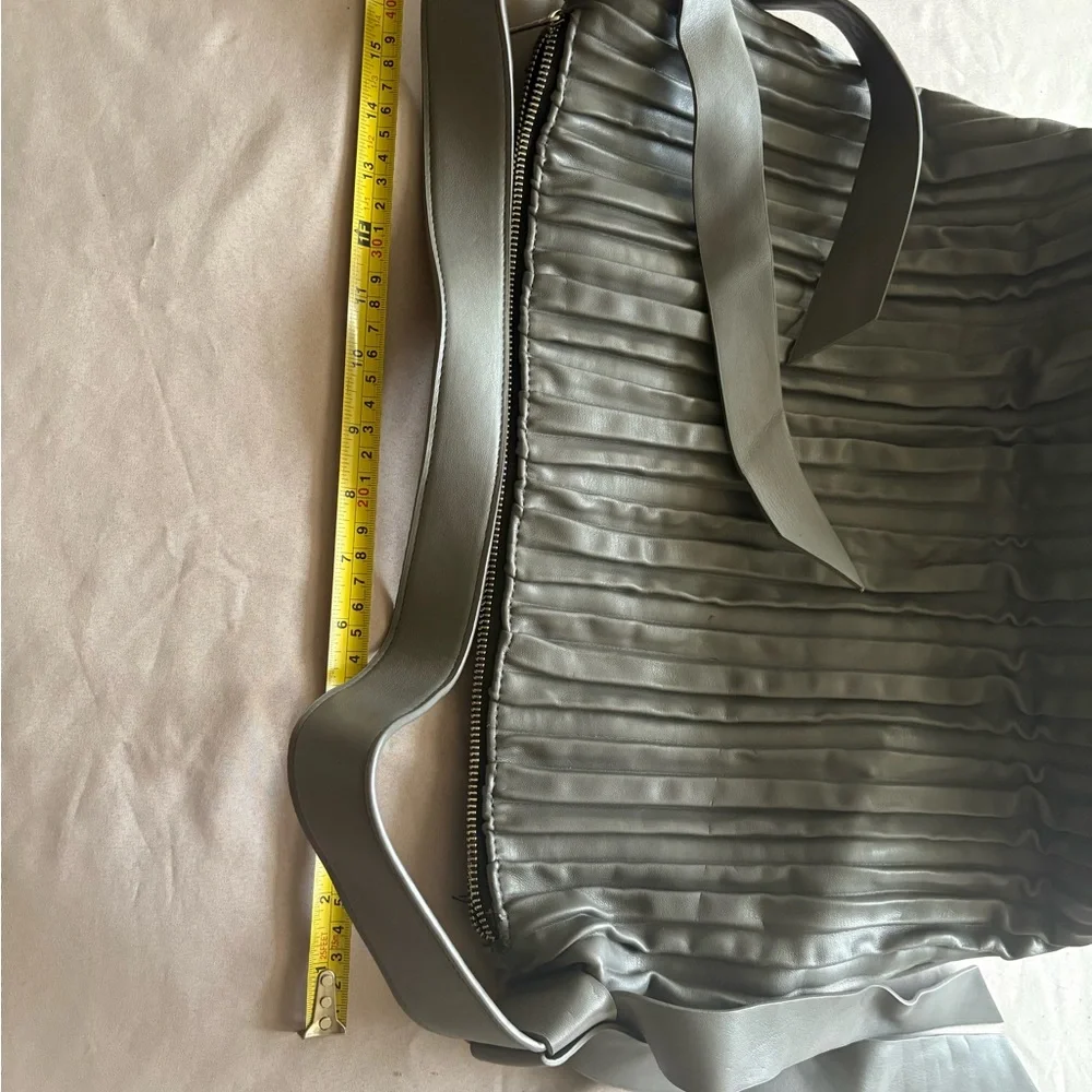 Paparazzi “Life of‎ the Party” Gray Pleaded Shoulder/Tote Bag